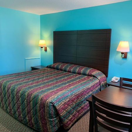 Scottish Inn - Клантон Экстерьер фото