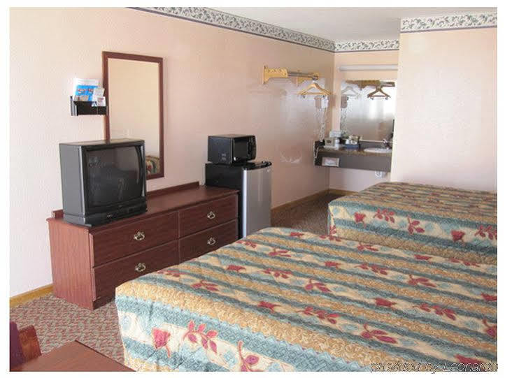 Scottish Inn - Клантон Экстерьер фото