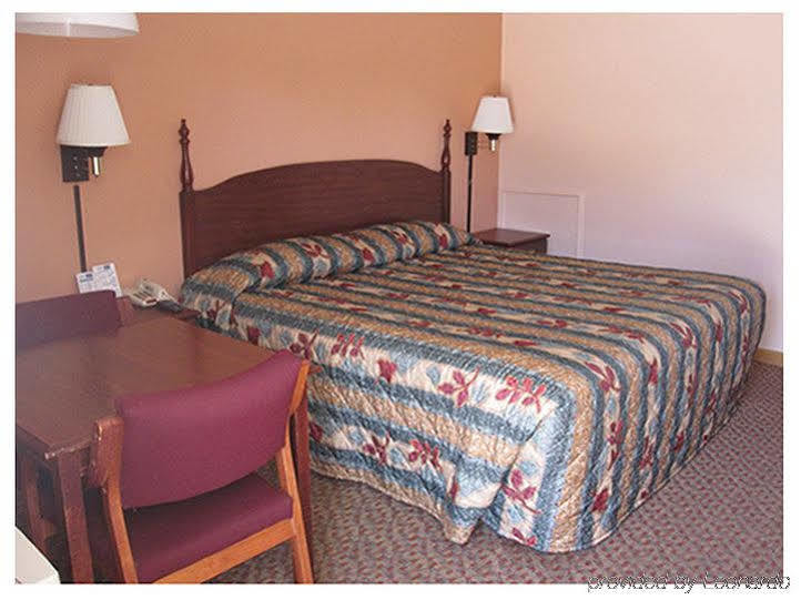 Scottish Inn - Клантон Экстерьер фото